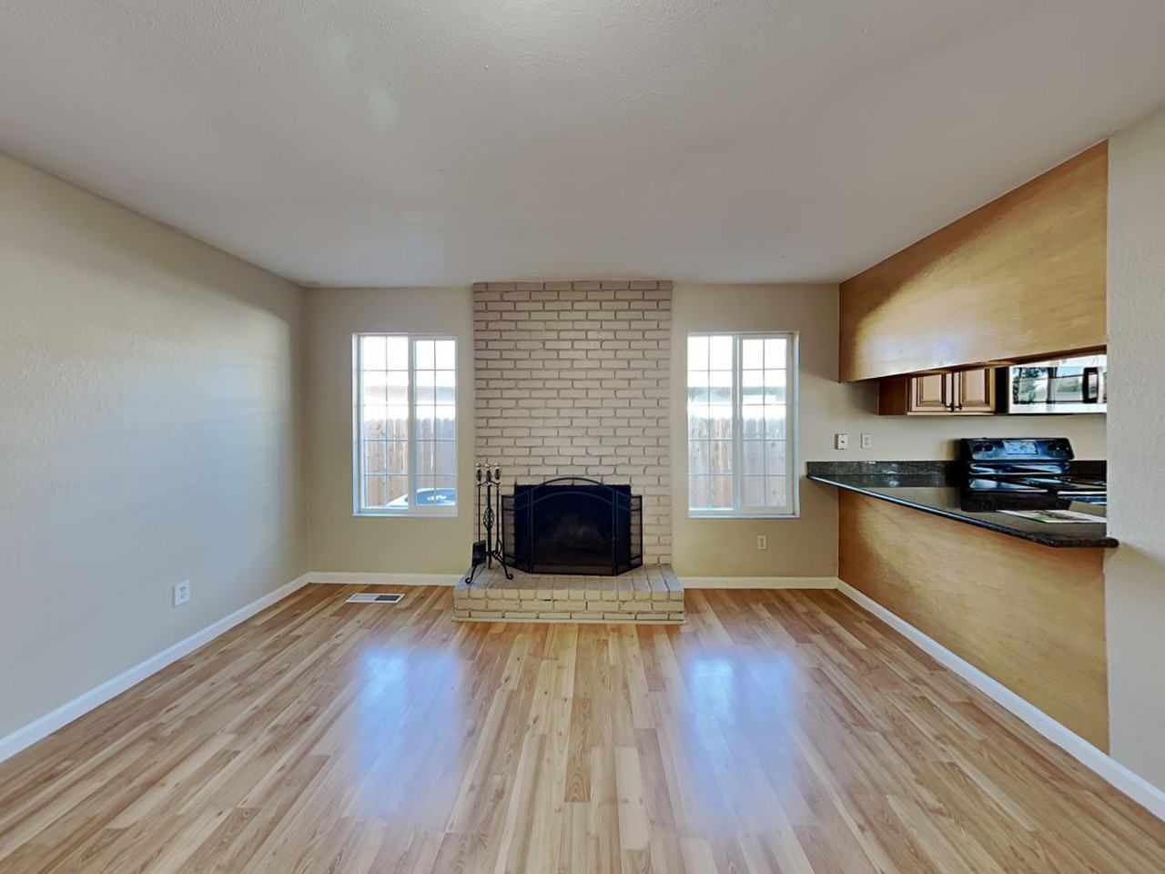 1 Huntington Cir - Photo 3 of 19