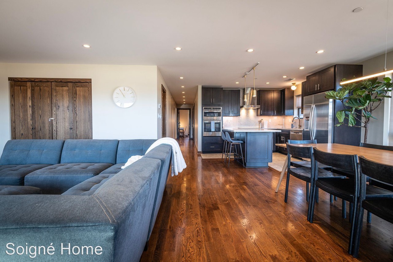 4 bed / 4.5 bath flat in South Plaza overlooking UMKC and Brookside Blvd - Photo 3 of 22
