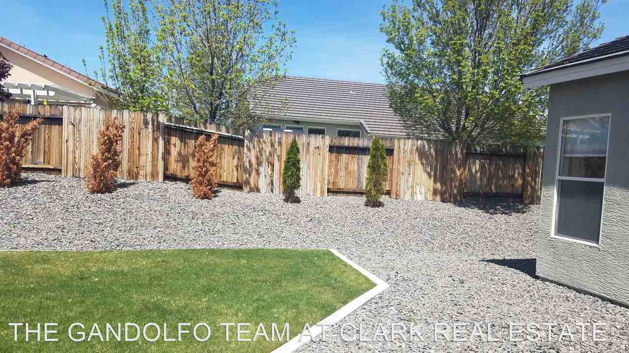 1261 Edgehill Ct - Photo 2 of 27
