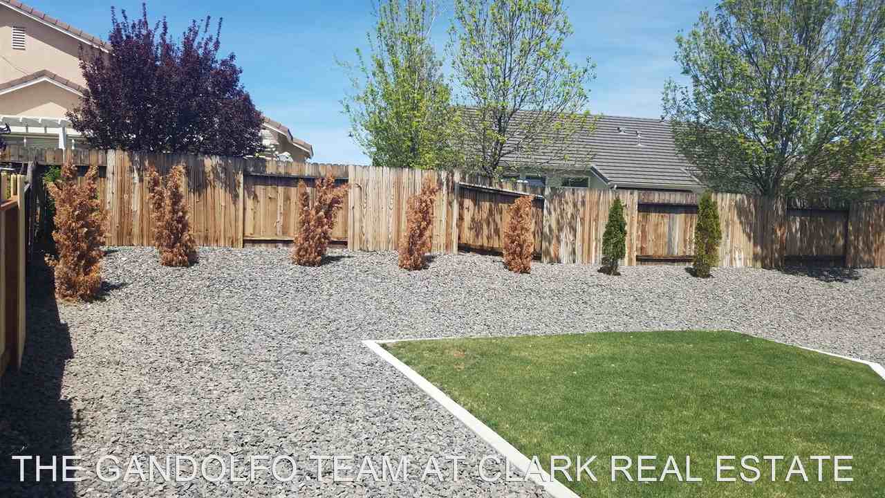 1261 Edgehill Ct - Photo 3 of 27