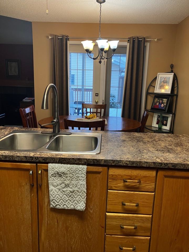 9 Mt Lorette Close Se - Photo 3 of 14