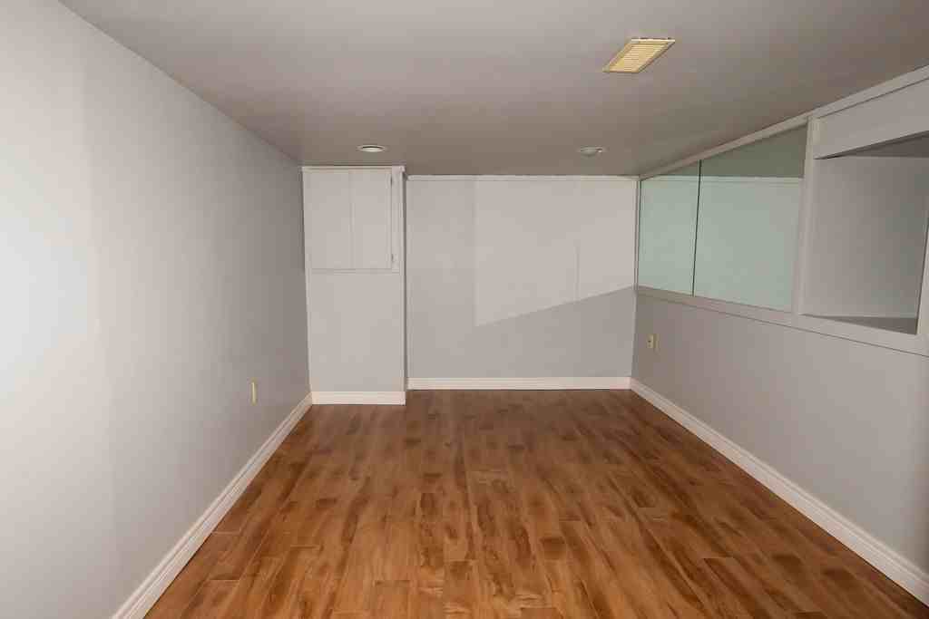 102 Homan St - Photo 3 of 18