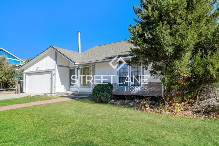 8386 Zephyr St - Photo 2 of 15