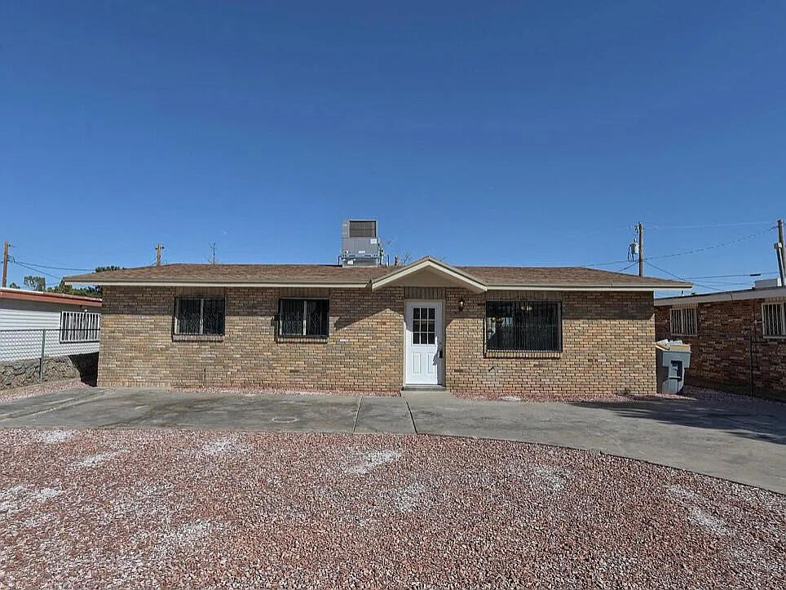 8312 Polaris St, El Paso, TX 79904 3 Bedroom House for 1,350/month