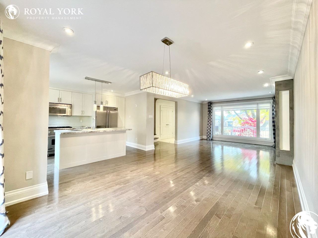 17 Saxony Cres - Photo 2 of 33