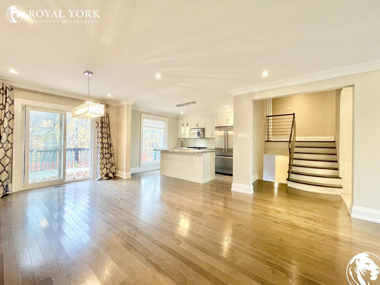 17 Saxony Cres - Photo 3 of 33