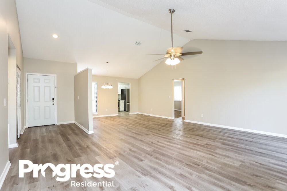 6825 Coralberry Ln S - Photo 3 of 16