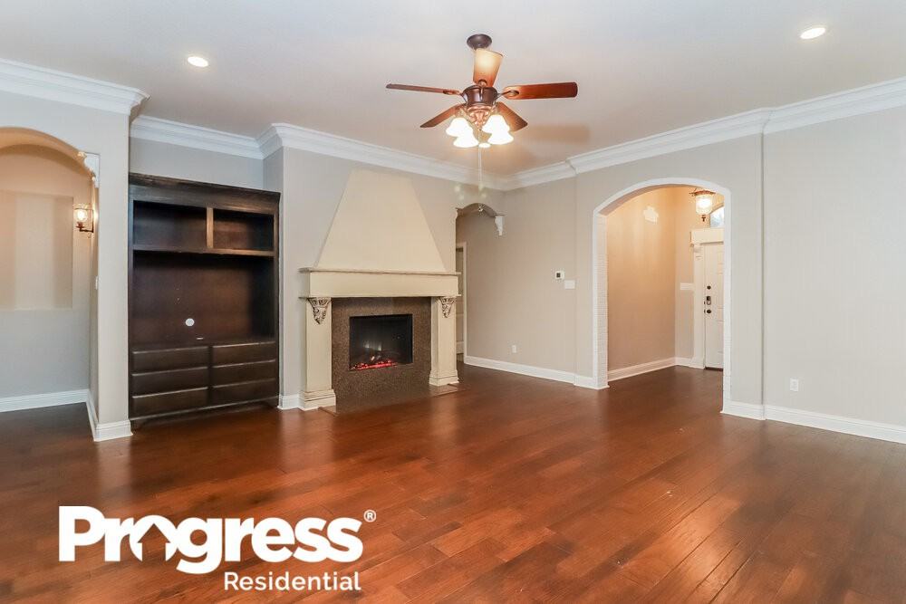 330 Spyglass Dr - Photo 3 of 21