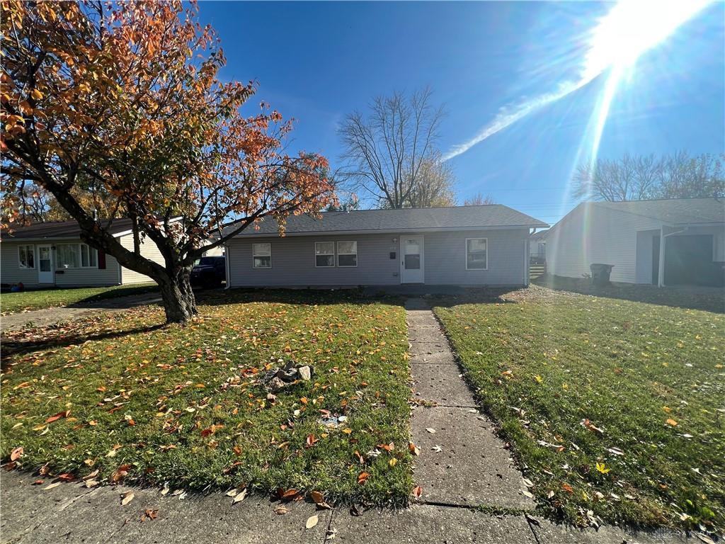 1641 Drake Dr - Photo 2 of 24