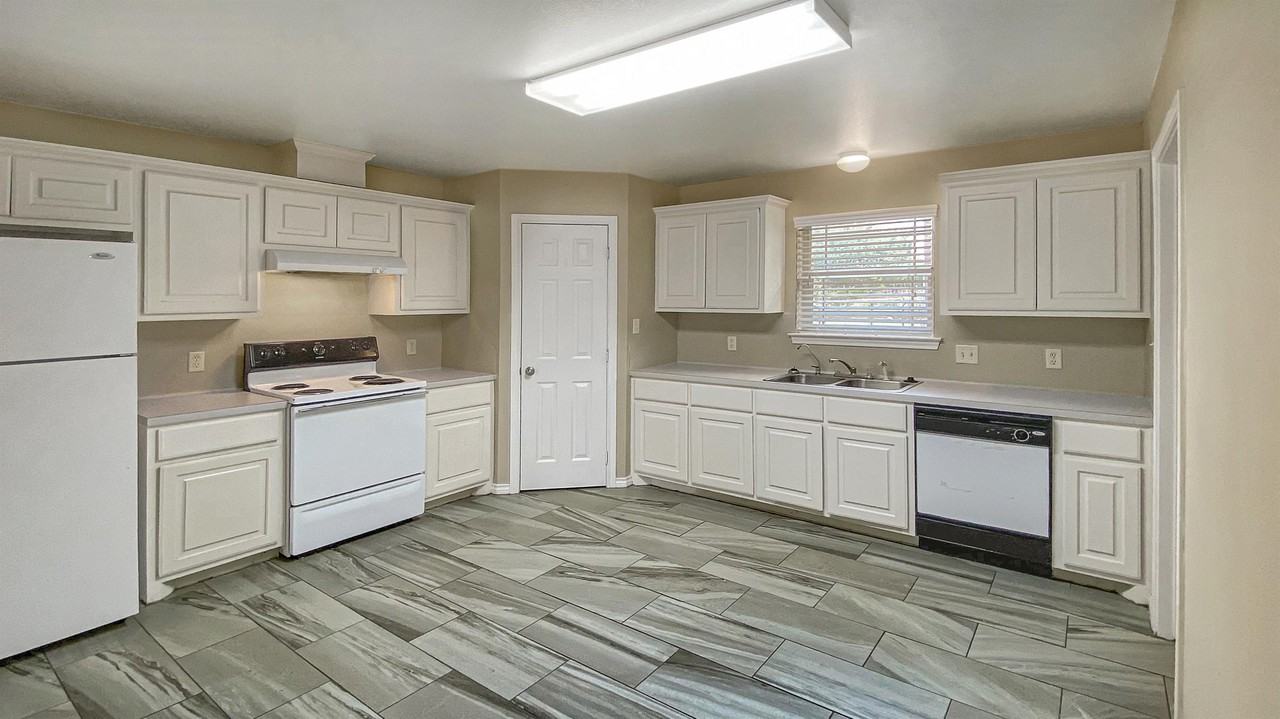 9939 Riskys Ranch Dr #9939 - Photo 7 of 12