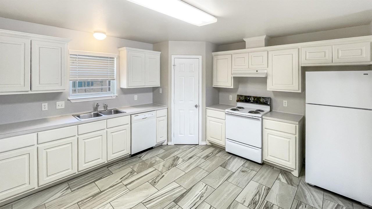 9869 Riskys Ranch Dr #9869 - Photo 2 of 11