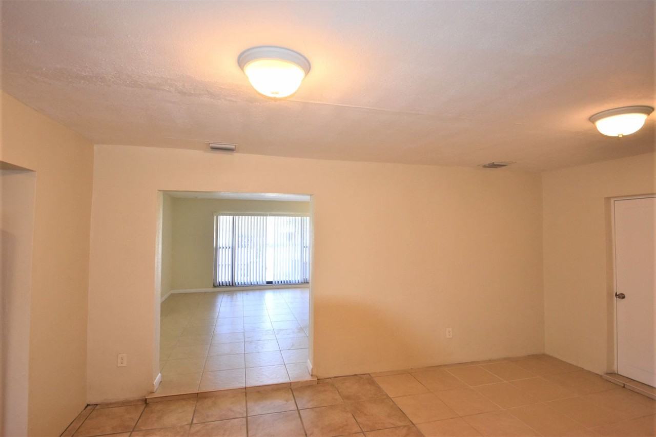 3401 Nw 38th Ter - Photo 2 of 19