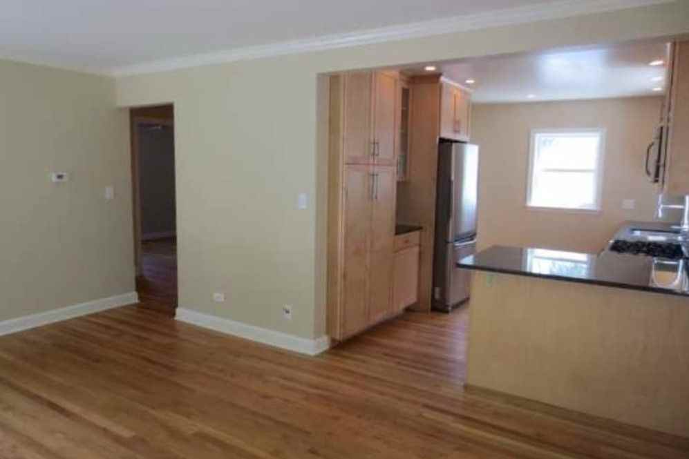 257 N Lincoln Ave - Photo 2 of 12