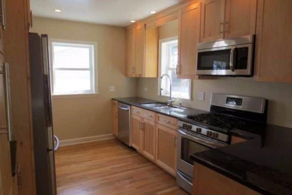 257 N Lincoln Ave - Photo 3 of 12