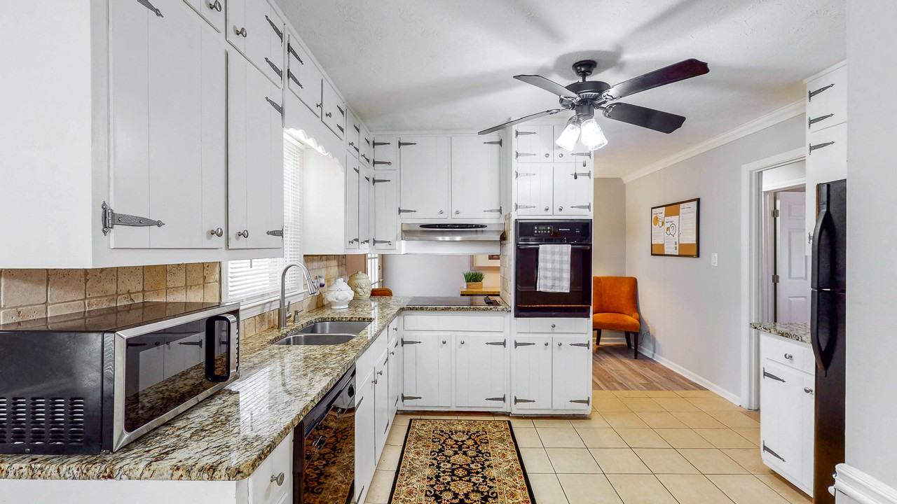 Hickory Trl - Photo 4 of 15