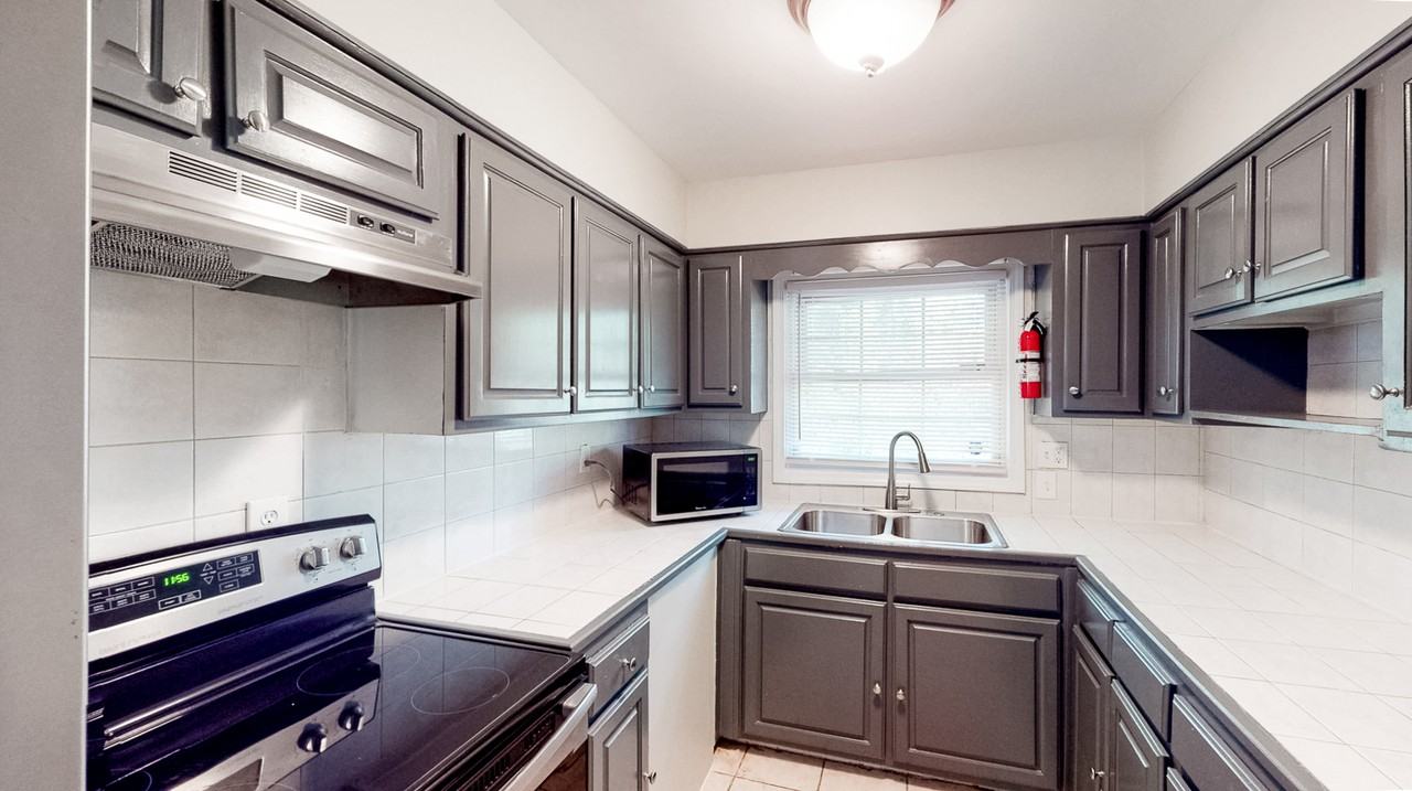 Colony East Ct - Photo 3 of 10