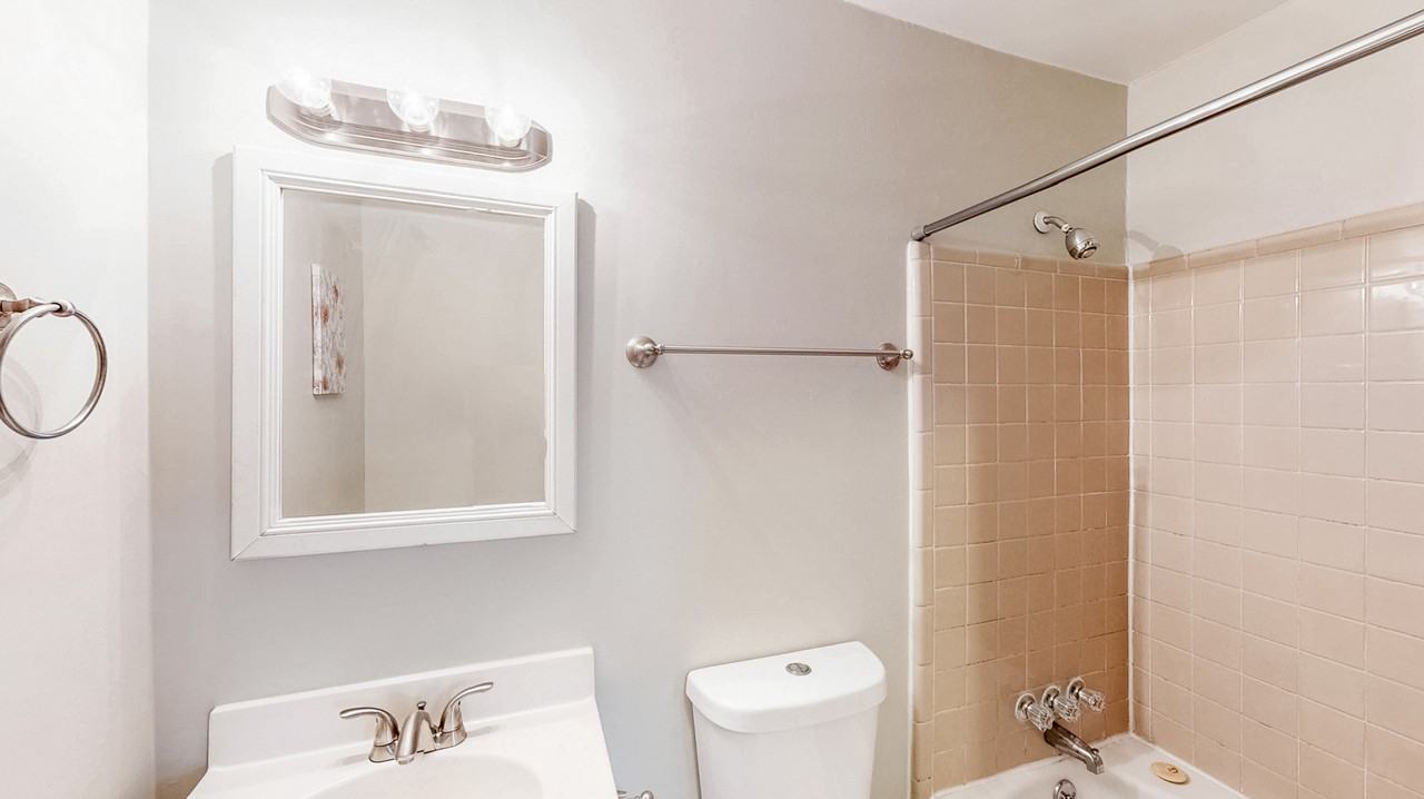 Colony East Ct - Photo 5 of 10