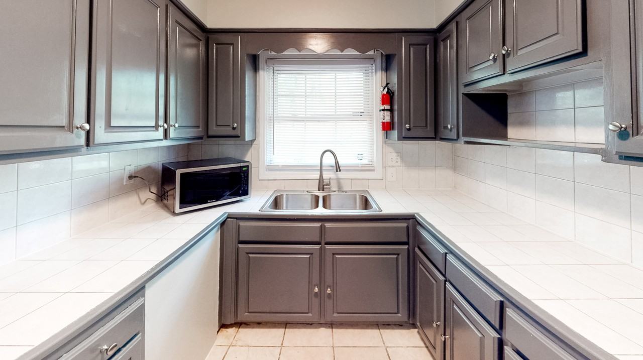 Colony East Ct - Photo 4 of 10