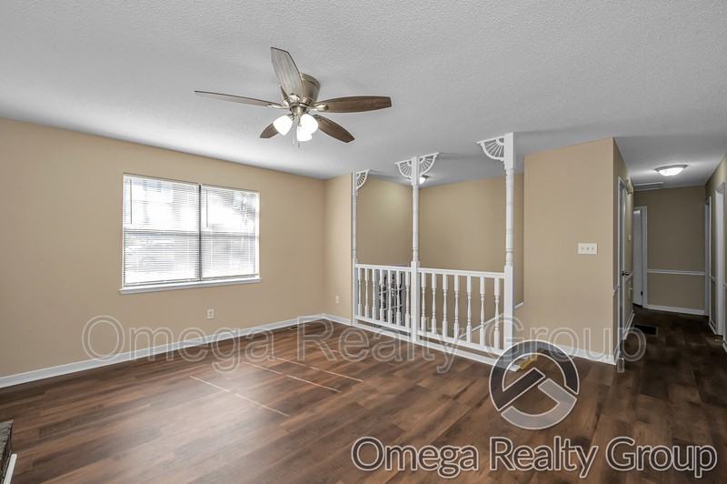 3126 Sleepy Hollow Dr - Photo 6 of 18