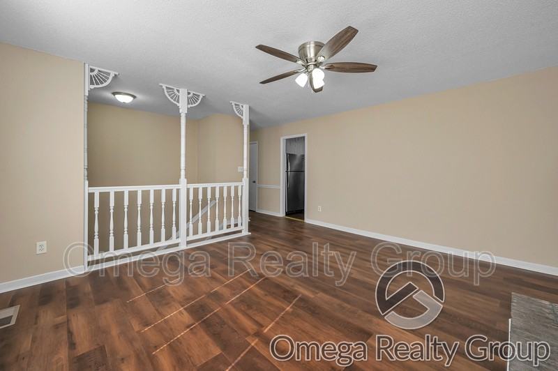 3126 Sleepy Hollow Dr - Photo 7 of 18