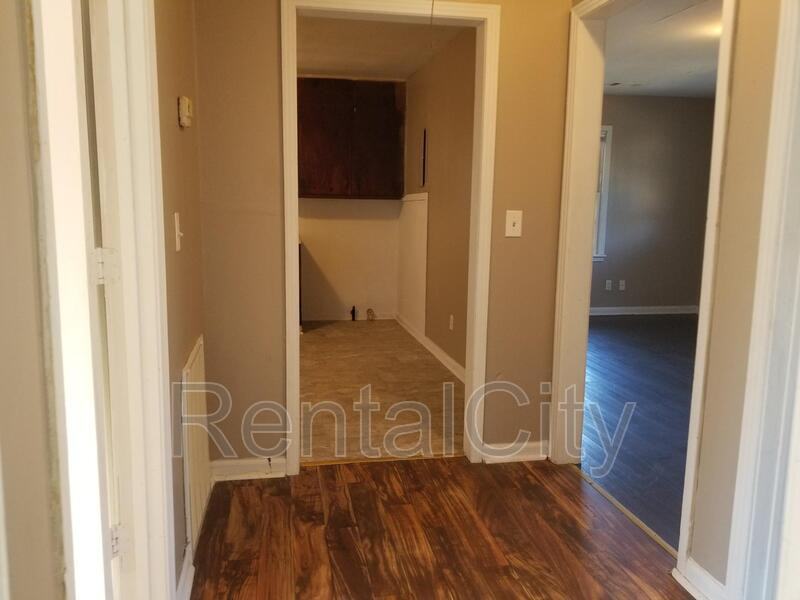 206 Hillcrest Circle Dr - Photo 3 of 11