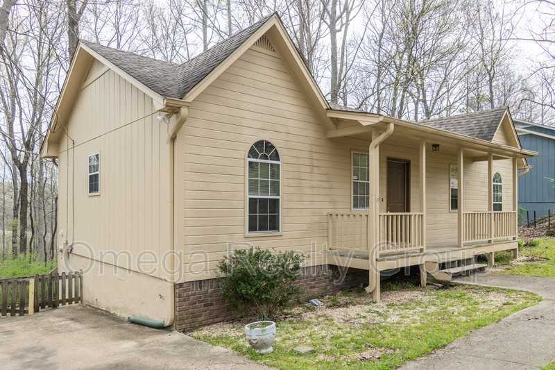 6770 Charles Dr - Photo 3 of 40