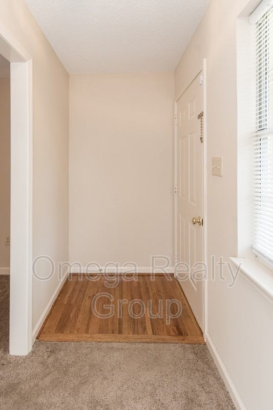 6770 Charles Dr - Photo 6 of 40
