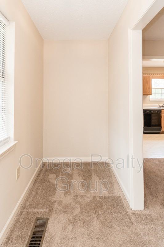 6770 Charles Dr - Photo 7 of 40