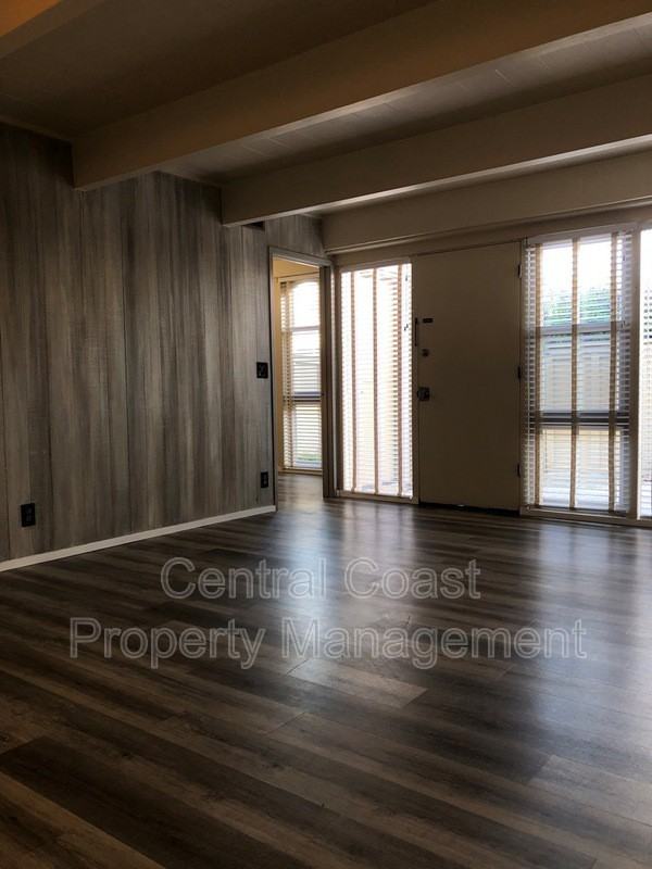 451 Dela Vina Ave #203 - Photo 2 of 29