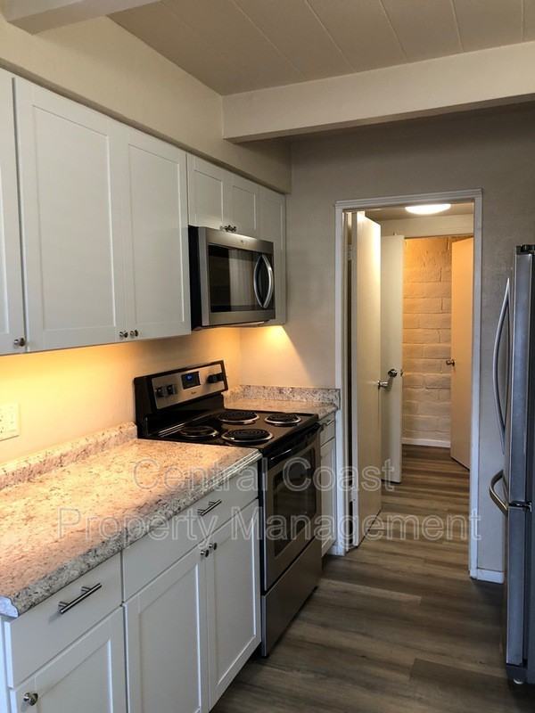 451 Dela Vina Ave #203 - Photo 7 of 29