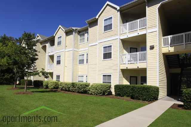 Waterford Square Apartments - Photo 2 of 14