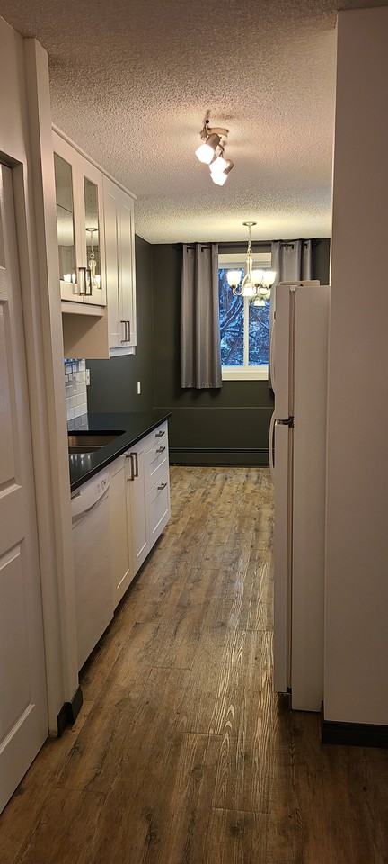 Spacious ground floor 2 bed 1 bath condo*In - Photo 3 of 44