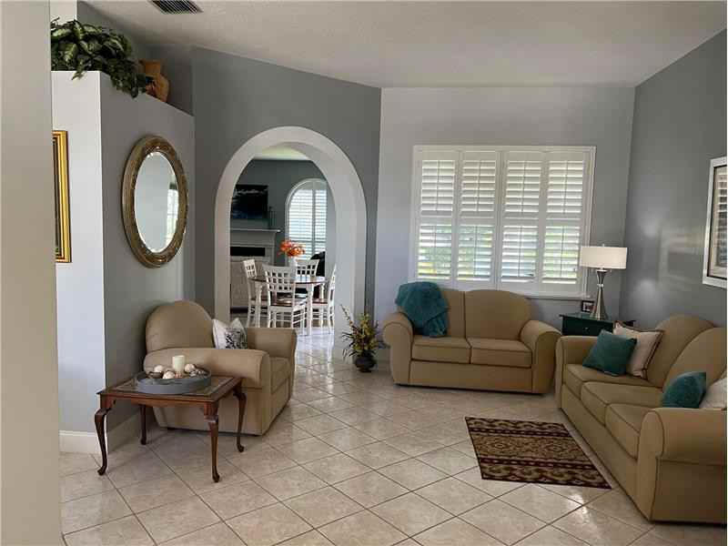 108 Locust Ln - Photo 3 of 44