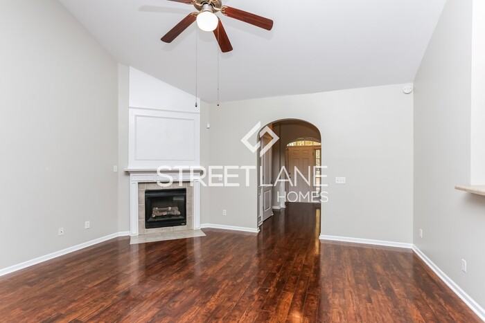 2828 Harcourt Dr - Photo 3 of 15
