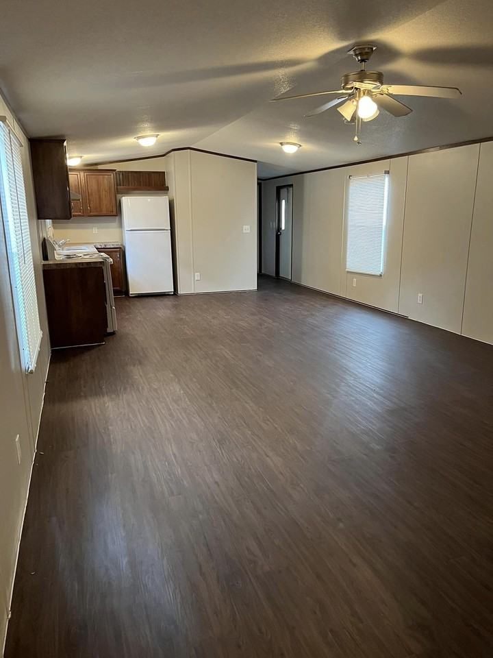 104 Sharon St - Photo 4 of 30