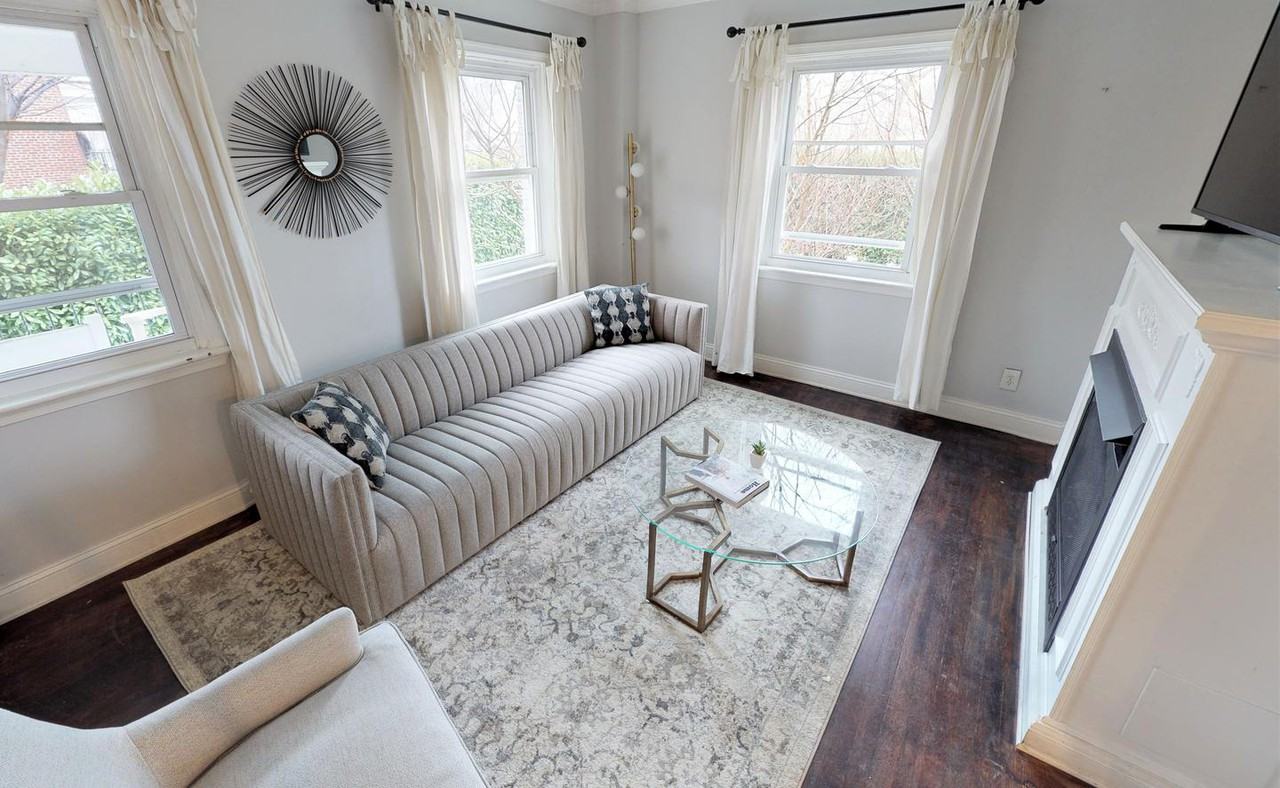 Lovely Capitol Hill East home near the Blue and Orange Lines - Photo 2 of 21