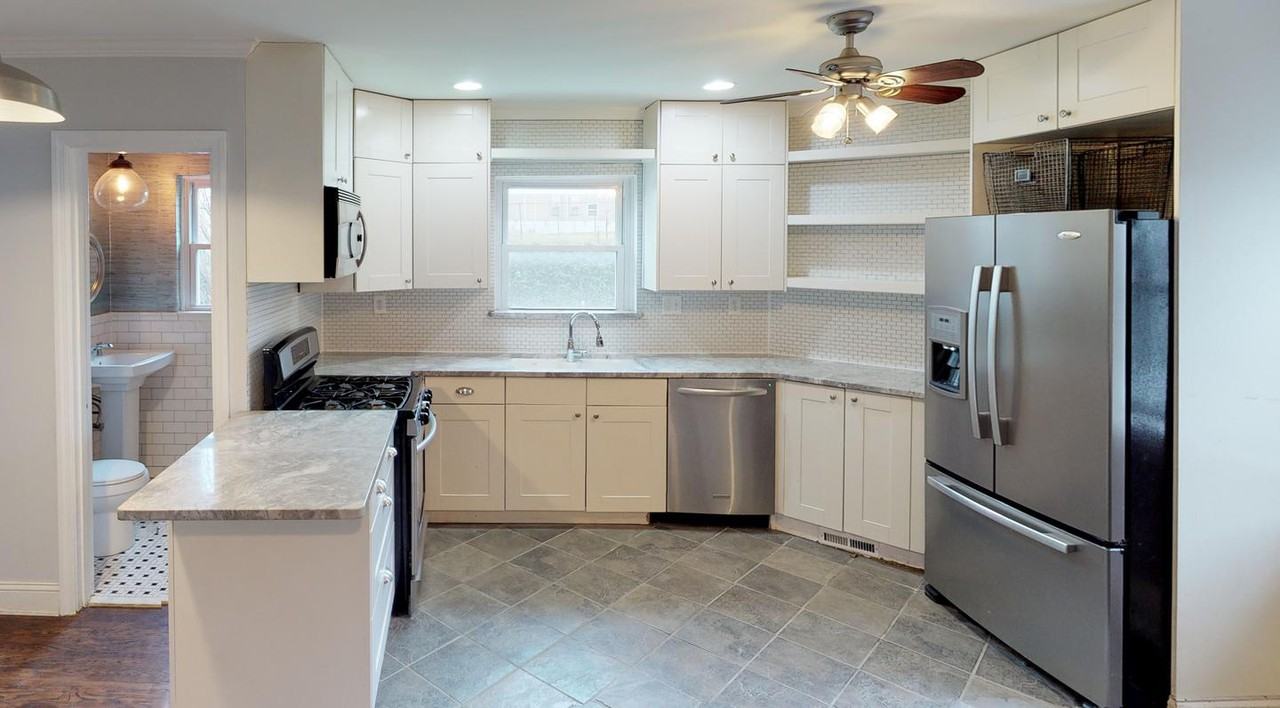 Lovely Capitol Hill East home near the Blue and Orange Lines - Photo 5 of 21