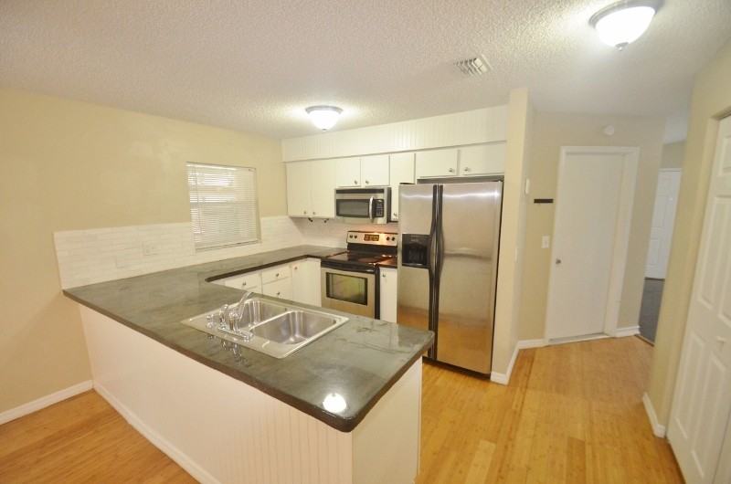 1926 Caesar Way S - Photo 2 of 6