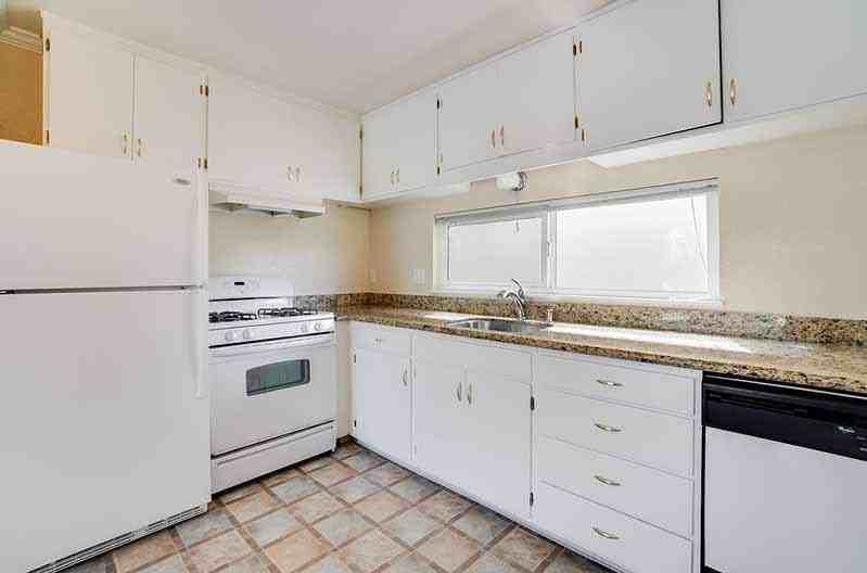 20881 Wilbeam Ave - Photo 2 of 19