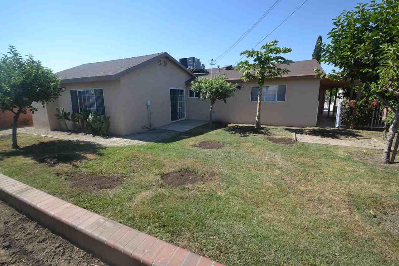 17016 E Queenside Dr - Photo 2 of 7