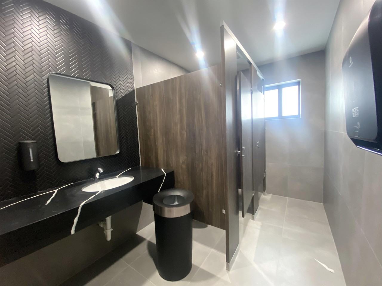 2640 Hollywood Blvd #203 - Photo 3 of 6