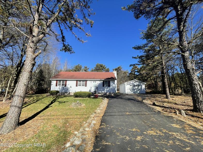 192 Stonecrest Rd, Blakeslee, PA 18610 2 Bedroom House for 1,850/month