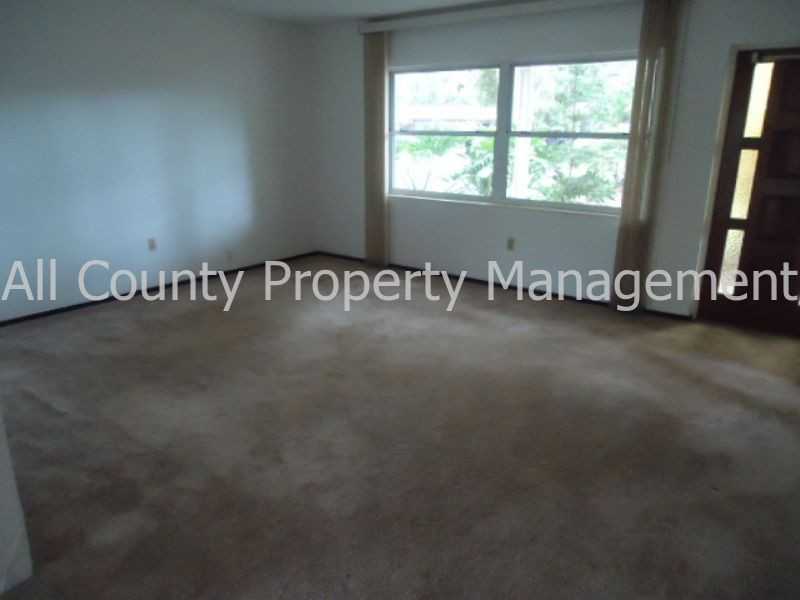 9807 55th Ave N - Photo 3 of 9