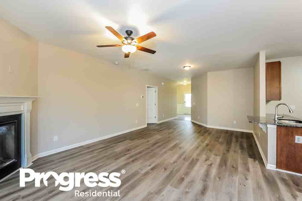 31 Robin Rd - Photo 3 of 21