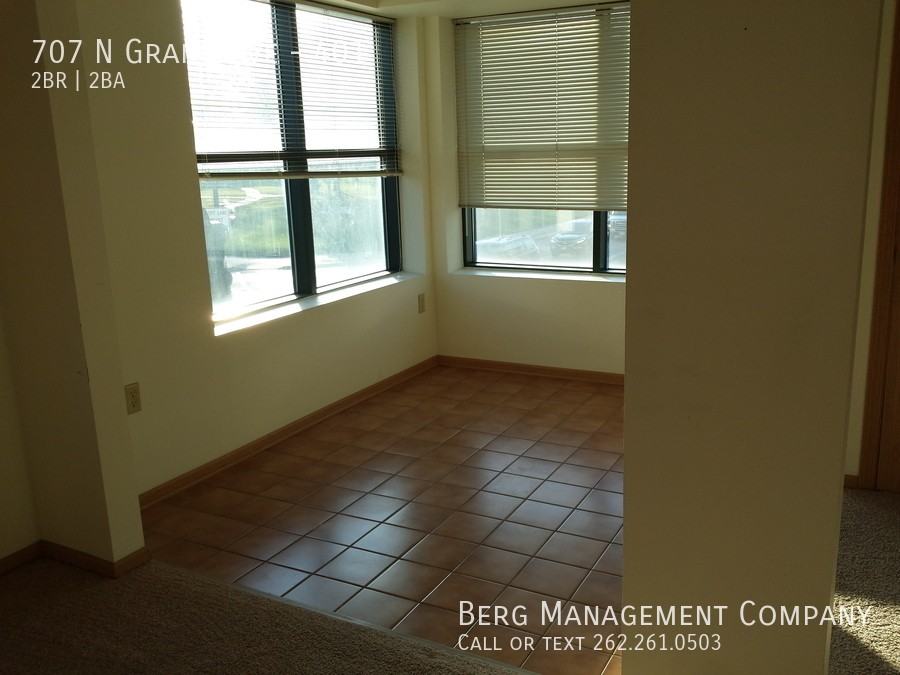707 N Grand Ave #401 - Photo 3 of 10