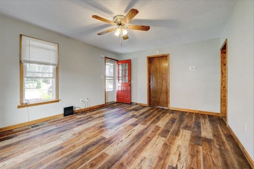 328 9th St - Photo 3 of 19