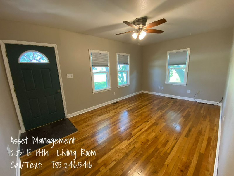 205 E 14th St - Photo 2 of 16