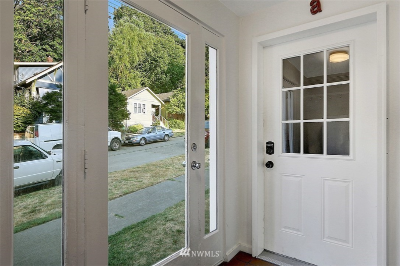 3631 22nd Ave Sw #B - Photo 2 of 11