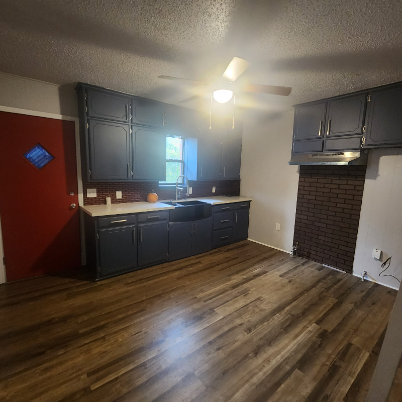 415 S Oregan Avenue - Photo 5 of 14