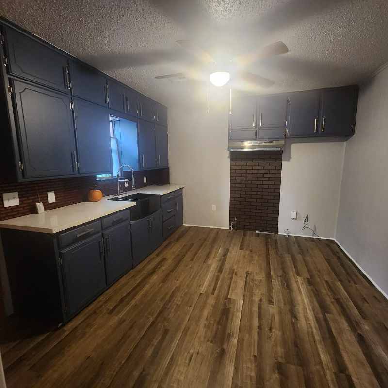 415 S Oregan Avenue - Photo 6 of 14